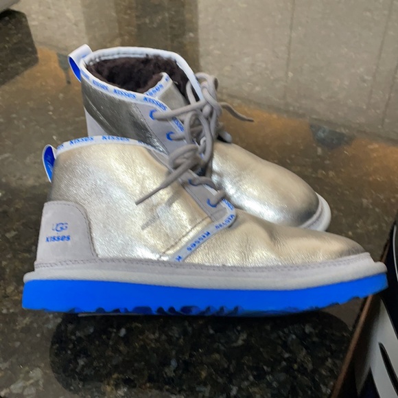 Ugg Hershey’s Kisses Neumel II Boots - Picture 2 of 7